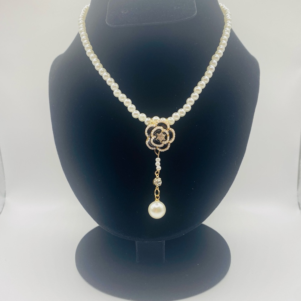 Camellia 15” Necklace-NEW